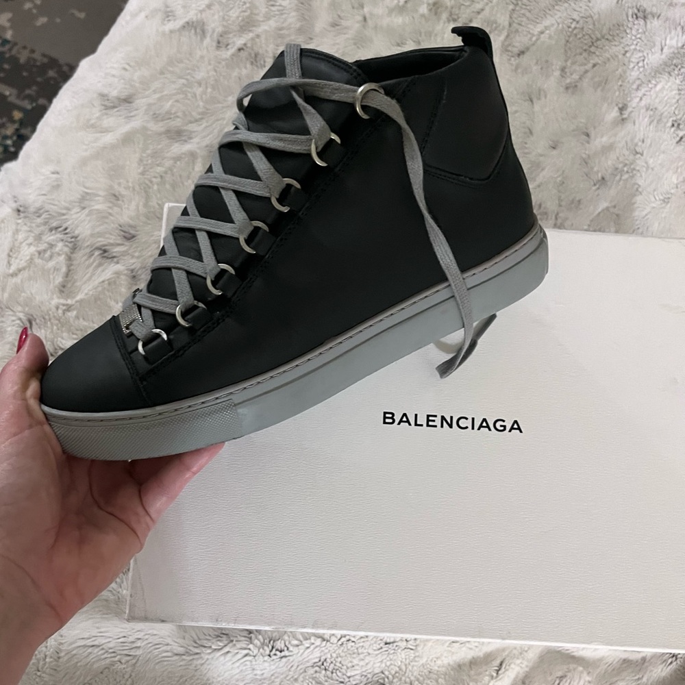 Balenciaga Arena sneakers. Like NEW